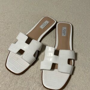 New Steven white flat sandals